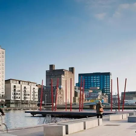Bright, Modern In Grand Canal Dock 아파트 *
